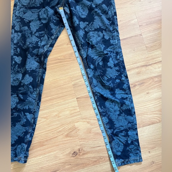 HUE denim floral jeggings size small - Picture 6 of 10